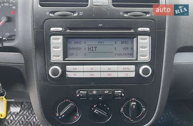 Хэтчбек Volkswagen Golf 2008 в 