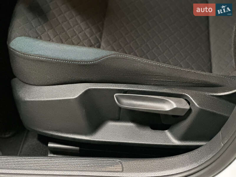 Хетчбек Volkswagen Golf 2019 в Самборі