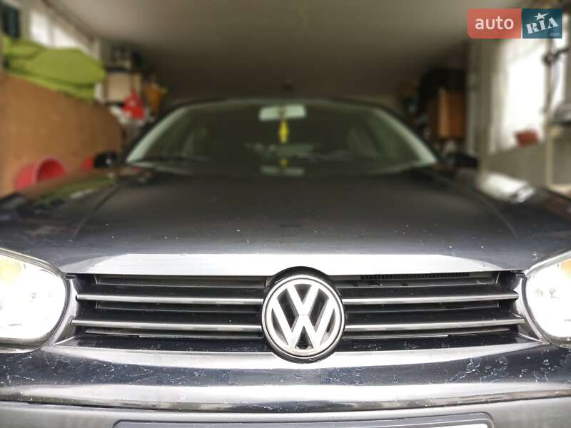 Хэтчбек Volkswagen Golf 2001 в Ходорове