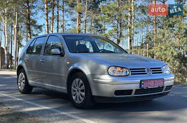 Хетчбек Volkswagen Golf 2001 в Рокитному