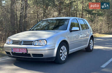 Хетчбек Volkswagen Golf 2001 в 