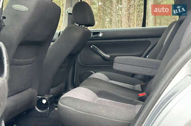 Хетчбек Volkswagen Golf 2001 в 
