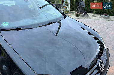 Хэтчбек Volkswagen Golf 2009 в 