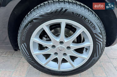 Хэтчбек Volkswagen Golf 2009 в 