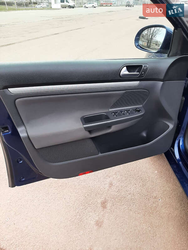 Універсал Volkswagen Golf 2009 в Харкові