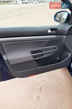 Універсал Volkswagen Golf 2009 в 