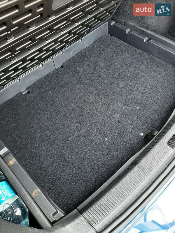Універсал Volkswagen Golf 2009 в Харкові
