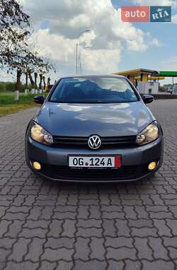 Хетчбек Volkswagen Golf 2012 в 