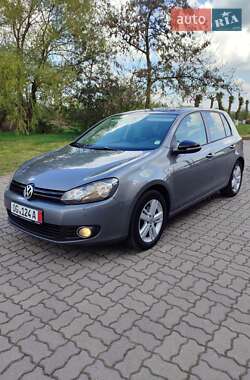 Хетчбек Volkswagen Golf 2012 в 