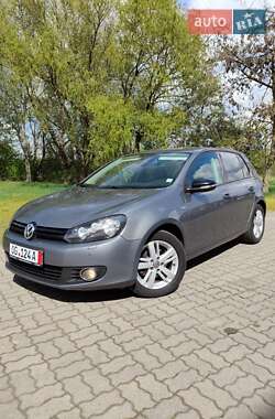 Хетчбек Volkswagen Golf 2012 в 