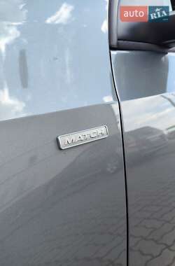 Хетчбек Volkswagen Golf 2012 в 