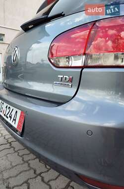 Хетчбек Volkswagen Golf 2012 в 