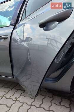 Хетчбек Volkswagen Golf 2012 в 