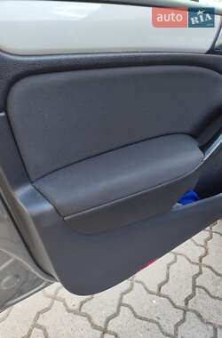 Хетчбек Volkswagen Golf 2012 в 