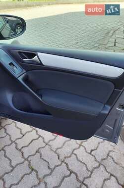 Хетчбек Volkswagen Golf 2012 в 