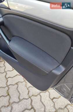 Хетчбек Volkswagen Golf 2012 в 