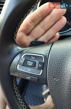 Хетчбек Volkswagen Golf 2012 в 