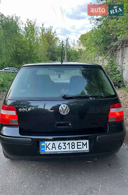 Хетчбек Volkswagen Golf 2002 в 
