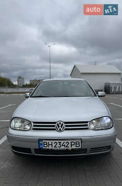 Хэтчбек Volkswagen Golf 2002 в Одессе