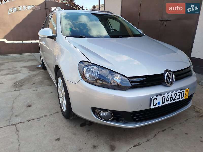 Универсал Volkswagen Golf 2010 в 