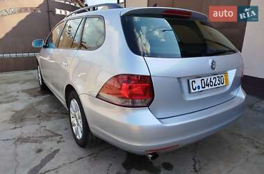 Универсал Volkswagen Golf 2010 в 