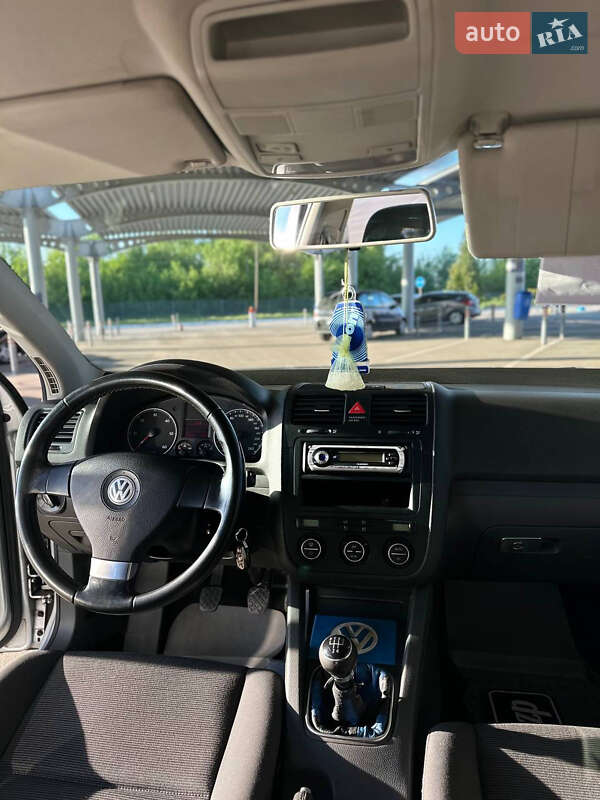 Хетчбек Volkswagen Golf 2008 в Запоріжжі