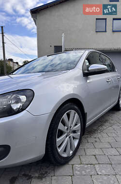 Хэтчбек Volkswagen Golf 2013 в 