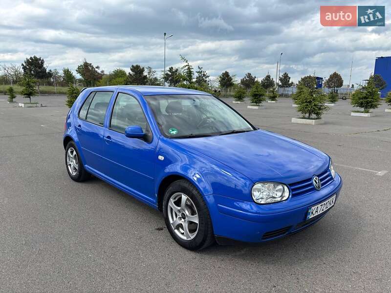 Хэтчбек Volkswagen Golf 2003 в Одессе
