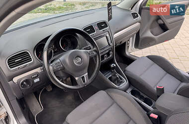 Хэтчбек Volkswagen Golf 2013 в 