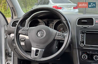 Хэтчбек Volkswagen Golf 2013 в 