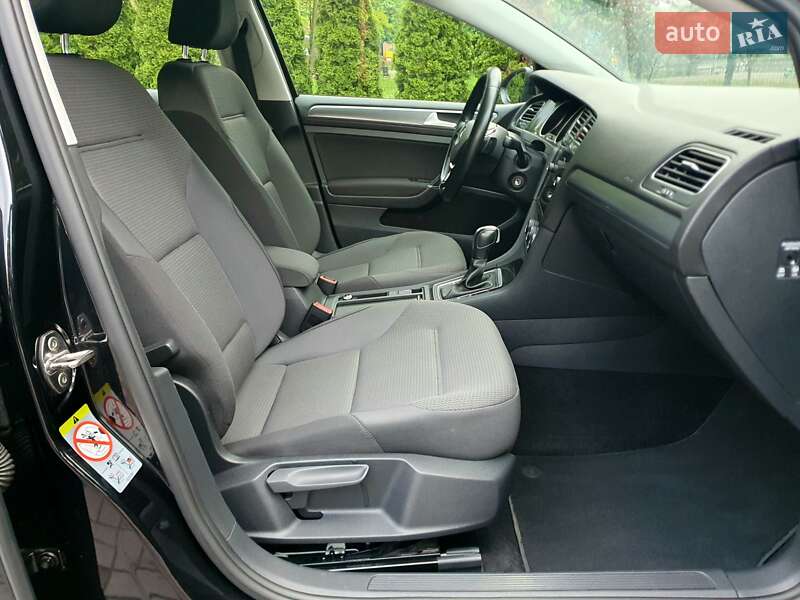 Універсал Volkswagen Golf 2020 в Києві