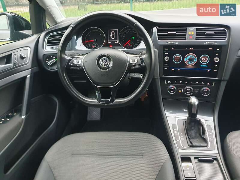 Універсал Volkswagen Golf 2020 в Києві