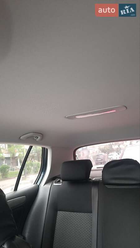 Хетчбек Volkswagen Golf 2009 в Надвірній