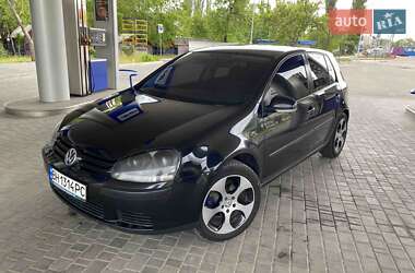 Хетчбек Volkswagen Golf 2005 в Миколаєві