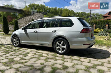 Універсал Volkswagen Golf 2019 в 