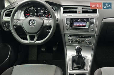 Хетчбек Volkswagen Golf 2016 в 