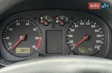 Хэтчбек Volkswagen Golf 2000 в 