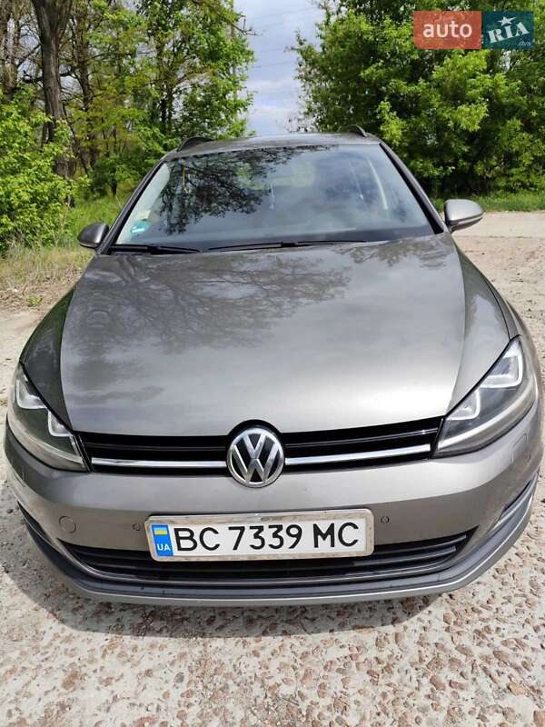 Универсал Volkswagen Golf 2016 в Чернигове