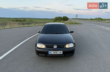 Хетчбек Volkswagen Golf 1999 в 