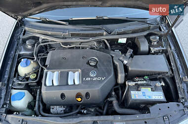 Хетчбек Volkswagen Golf 1999 в 