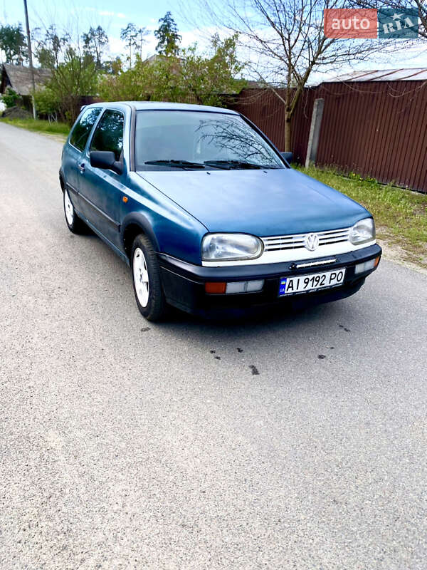 Хэтчбек Volkswagen Golf 1994 в Вышгороде