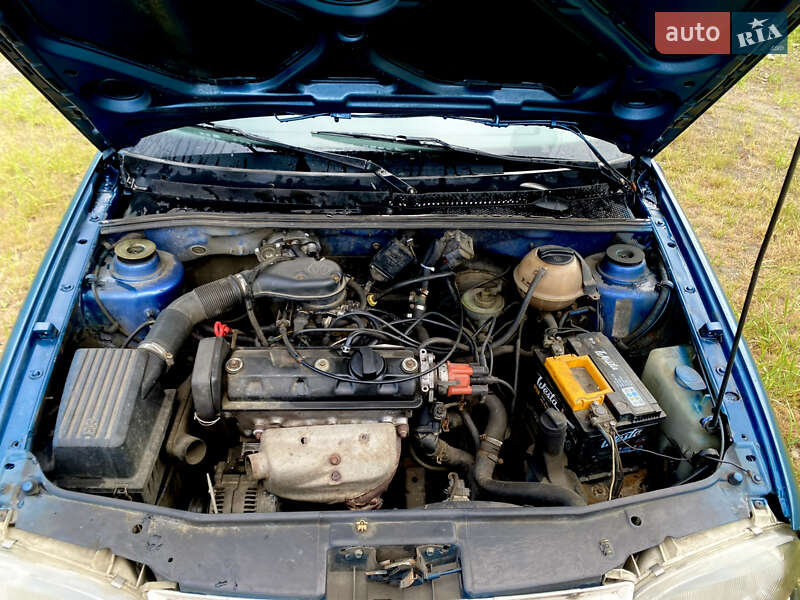 Хэтчбек Volkswagen Golf 1994 в Вышгороде