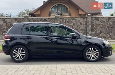Хэтчбек Volkswagen Golf 2009 в 