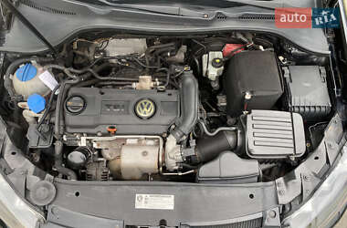 Хэтчбек Volkswagen Golf 2009 в 
