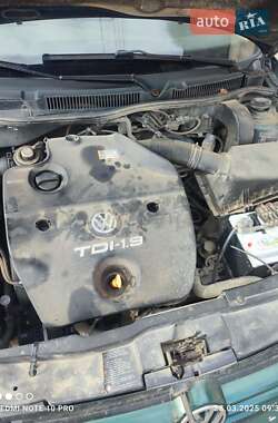 Хэтчбек Volkswagen Golf 1999 в 