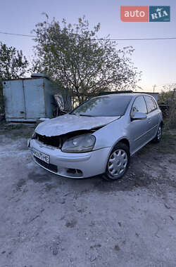 Хэтчбек Volkswagen Golf 2003 в 