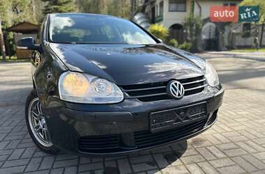 Хетчбек Volkswagen Golf 2004 в 