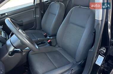 Хетчбек Volkswagen Golf 2004 в 