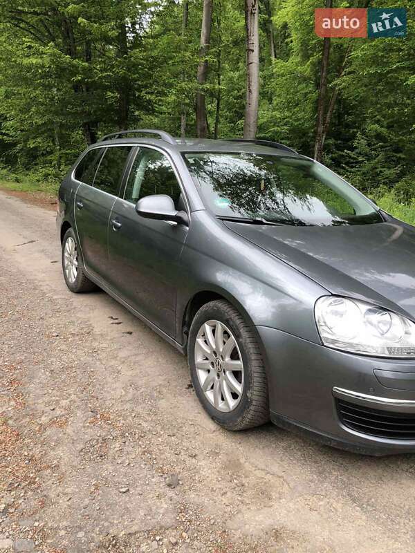 Універсал Volkswagen Golf 2009 в Ужгороді