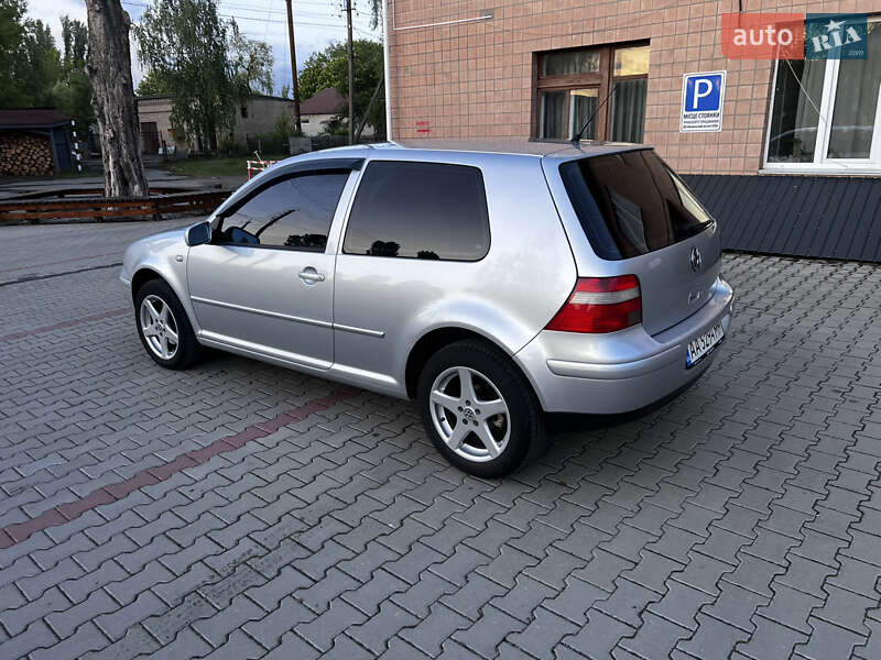 Volkswagen Golf 2003